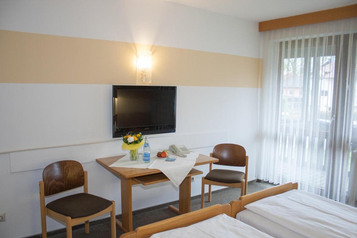 Hotel Am Regenbogen Cham Extérieur photo