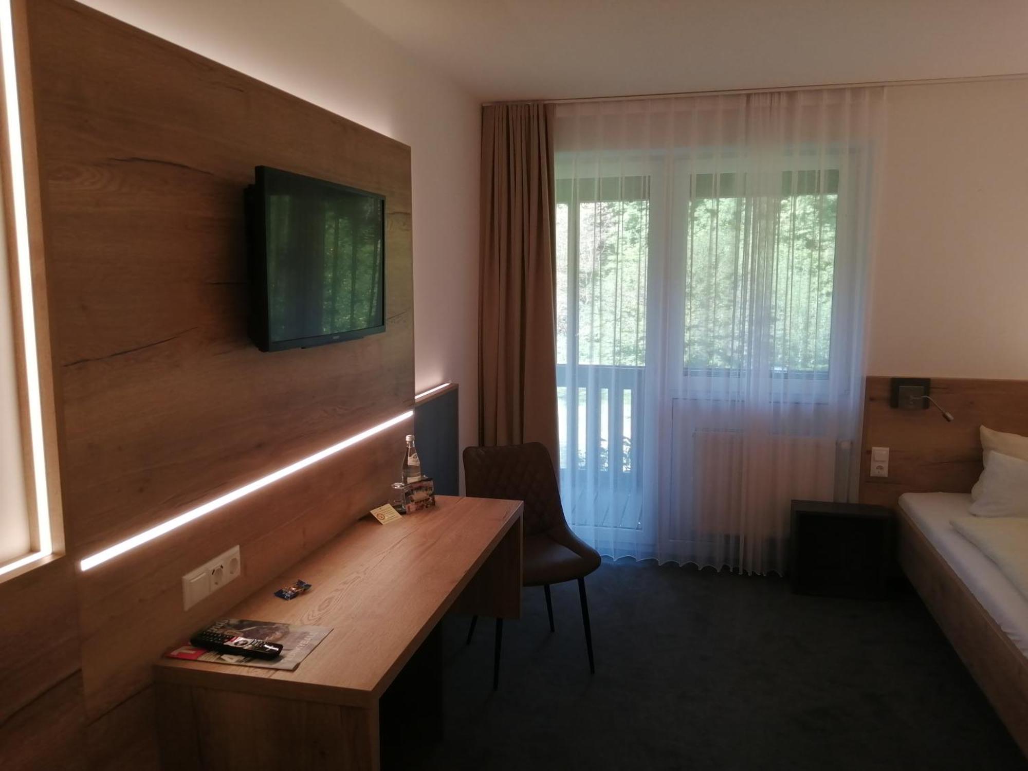 Hotel Am Regenbogen Cham Extérieur photo