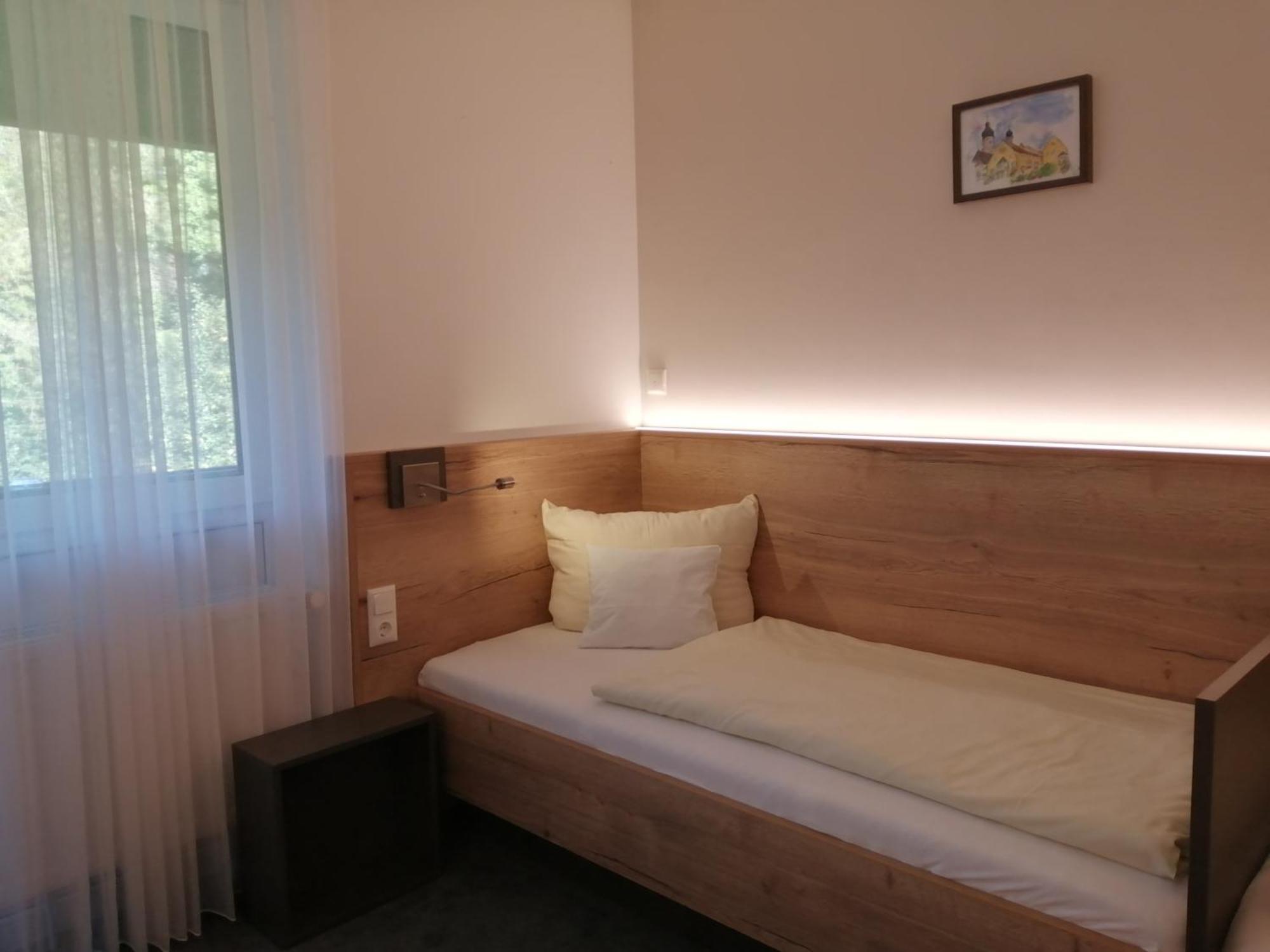 Hotel Am Regenbogen Cham Extérieur photo