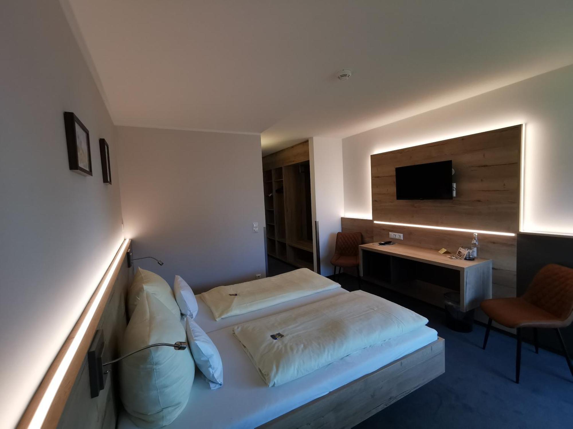 Hotel Am Regenbogen Cham Extérieur photo
